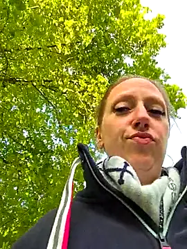 SweetGermanAlina online show from May 15, 2026, 5:33 pm