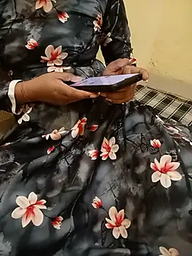 Seema yadav01 online show from July 17, 2026, 5:15 am