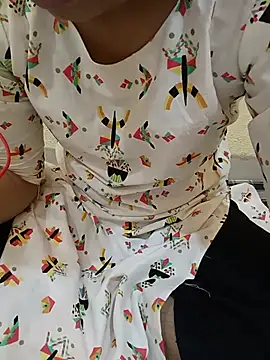 Seema yadav01 online show from June 26, 2026, 5:24 am