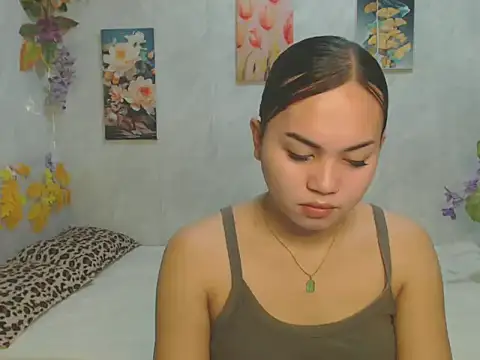 Snapshot of ur_asiankat chatting on June 4, 2026, 6:56 pm ur asiankat online show from June 4, 2026, 6:56 pm