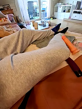 Midnight Feet online show from May 13, 2026, 4:41 am