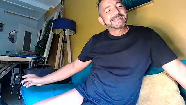 Snapshot of daddy3945 chatting on July 3, 2026, 5:36 am daddy3945 online show from July 3, 2026, 5:36 am