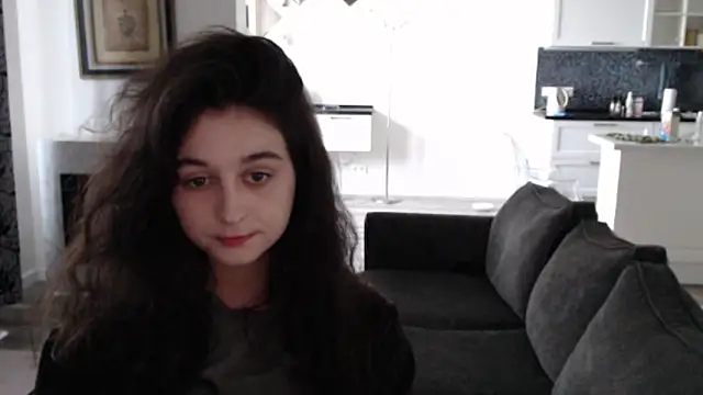 cute lilia online show from May 13, 2026, 1:07 pm