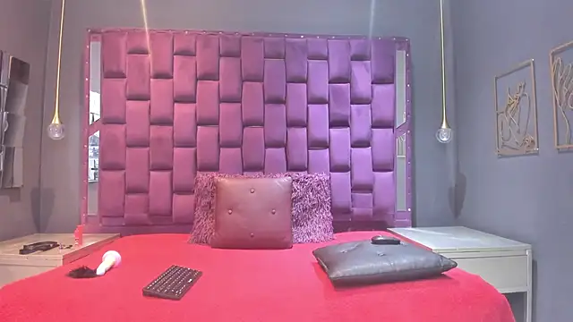 Snapshot of AlesiaLara chatting on June 14, 2026, 7:04 pm AlesiaLara online show from June 14, 2026, 7:04 pm