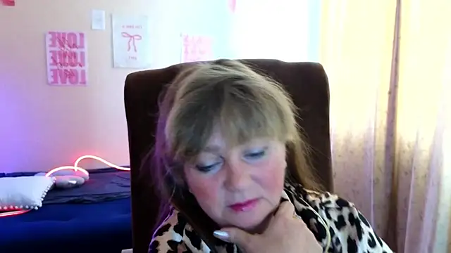 Snapshot of Melania_Cook chatting on July 2, 2026, 11:16 am Melania Cook online show from July 2, 2026, 11:16 am