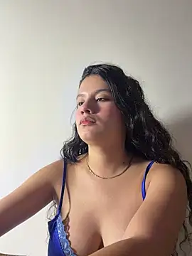 Miasecret18 online show from May 18, 2026, 4:07 am