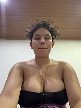 Miasecret18 online show from May 23, 2026, 5:28 am