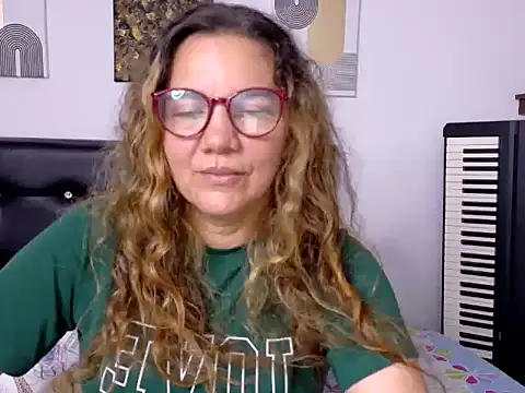 halinnahotxx online show from May 16, 2026, 5:56 pm