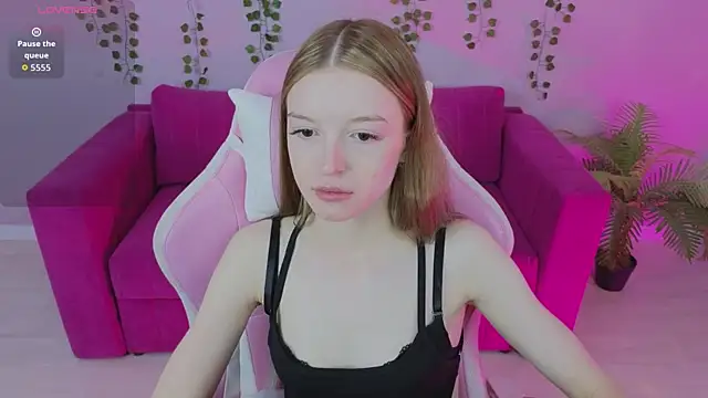 Eva Th0mpson online show from June 5, 2026, 12:59 am