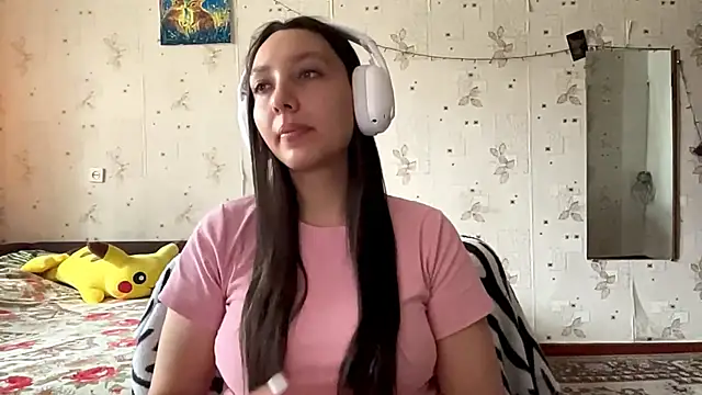 SheeringGape online show from May 10, 2026, 2:26 am