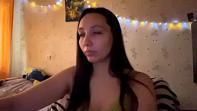 SheeringGape online show from June 11, 2026, 2:53 am