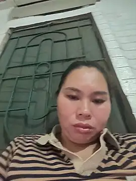 Snapshot of Banana-zz chatting on August 4, 2026, 3:05 pm Banana-zz online show from August 4, 2026, 3:05 pm