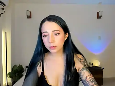 Snapshot of EvangelineLoveee chatting on June 24, 2026, 3:43 pm EvangelineLoveee online show from June 24, 2026, 3:43 pm