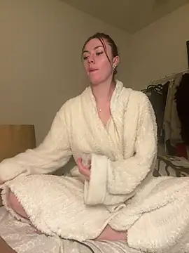 daisycollins online show from May 20, 2026, 10:12 am