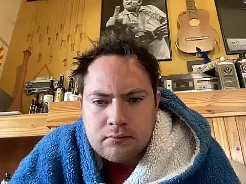 Snapshot of alecsgzz chatting on May 18, 2026, 2:55 pm alecsgzz online show from May 18, 2026, 2:55 pm