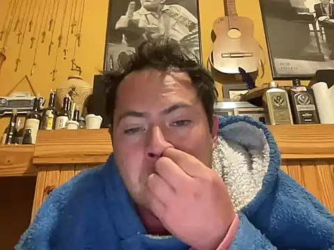 Snapshot of alecsgzz chatting on May 20, 2026, 6:10 am alecsgzz online show from May 20, 2026, 6:10 am