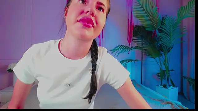 Emily xoo online show from May 26, 2026, 8:07 pm