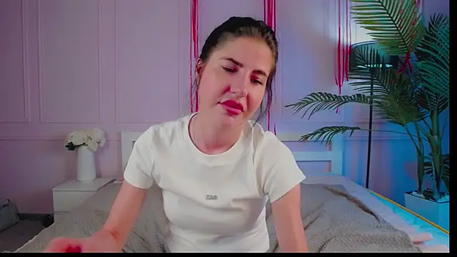 Emily xoo online show from May 27, 2026, 1:57 am