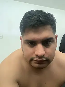 MenSexPeru online show from May 4, 2026, 5:38 pm