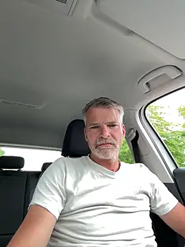 Snapshot of Thor-82 chatting on June 8, 2026, 9:43 am Thor-82 online show from June 8, 2026, 9:43 am