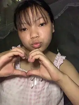 Snapshot of Cham-py chatting on May 16, 2026, 1:26 am Cham-py online show from May 16, 2026, 1:26 am