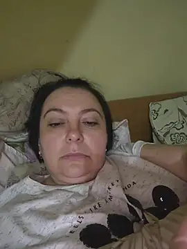 EmmaEmmy40 online show from June 4, 2026, 6:23 pm