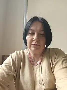 EmmaEmmy40 online show from June 6, 2026, 9:58 am