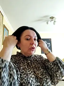 EmmaEmmy40 online show from May 28, 2026, 5:48 am