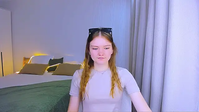LookEva online show from June 19, 2026, 4:51 am
