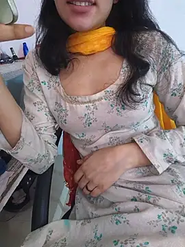 Snapshot of zoya_baby_ chatting on June 5, 2026, 3:44 am zoya baby online show from June 5, 2026, 3:44 am