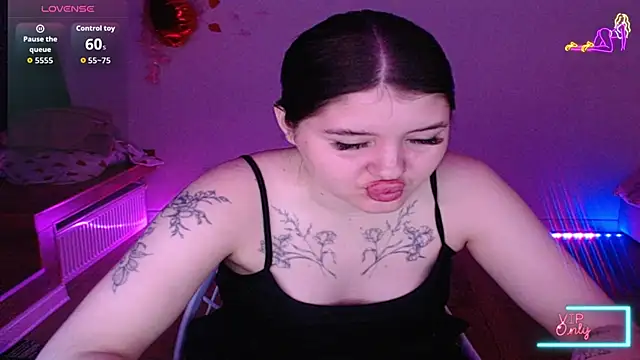 Blackangels online show from May 15, 2026, 11:25 pm
