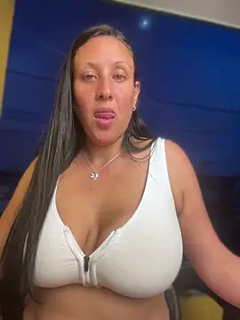 Cloe-Fire online show from May 27, 2026, 11:23 pm