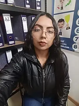 JENNIFER  03 online show from June 18, 2026, 3:17 pm