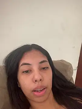 Snapshot of rayssa_onlyy chatting on May 5, 2026, 3:48 pm rayssa onlyy online show from May 5, 2026, 3:48 pm