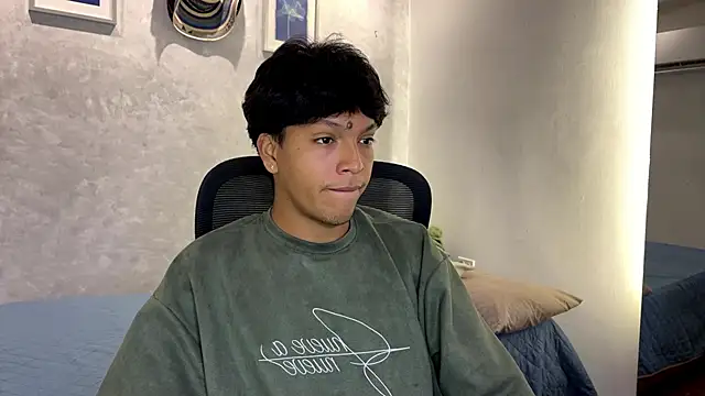 Snapshot of Brad_bonnet_ chatting on May 9, 2026, 12:08 pm Brad bonnet online show from May 9, 2026, 12:08 pm