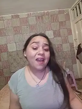 chicatraviesa24 online show from June 13, 2026, 11:56 pm