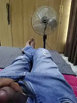 Snapshot of santhoshkannadaboy chatting on May 22, 2026, 4:05 pm santhoshkannadaboy online show from May 22, 2026, 4:05 pm
