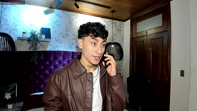 Snapshot of Spencerwhite_ chatting on June 9, 2026, 8:32 pm Spencerwhite online show from June 9, 2026, 8:32 pm