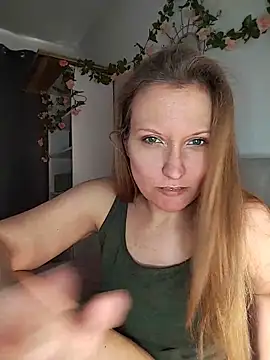 Snapshot of Candy_Cougar chatting on June 10, 2026, 6:36 am Candy Cougar online show from June 10, 2026, 6:36 am