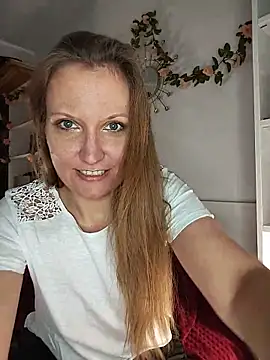 Snapshot of Candy_Cougar chatting on May 14, 2026, 6:54 am Candy Cougar online show from May 14, 2026, 6:54 am