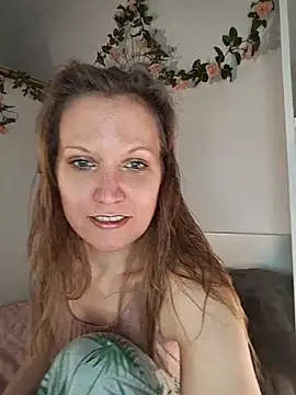 Snapshot of Candy_Cougar chatting on June 17, 2026, 6:57 am Candy Cougar online show from June 17, 2026, 6:57 am
