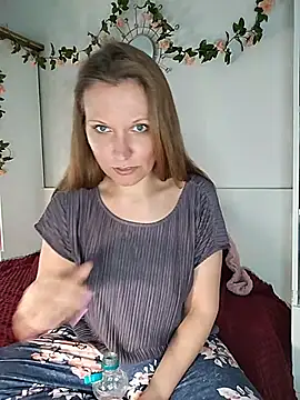 Candy Cougar online show from May 5, 2026, 6:27 am