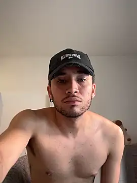 andreboy14 online show from May 4, 2026, 7:11 am