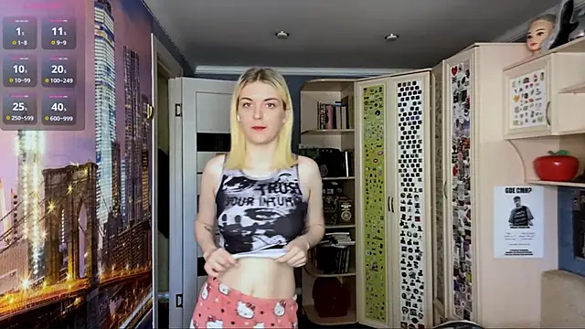 MonicaHolt online show from May 21, 2026, 10:34 am