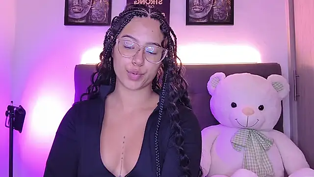 Snapshot of Raven_stonee01 chatting on August 7, 2026, 1:22 am Raven stonee01 online show from August 7, 2026, 1:22 am