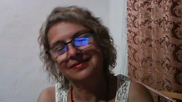 ElizabethGorden online show from August 4, 2026, 6:34 pm