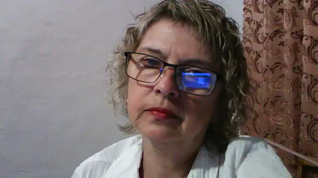 ElizabethGorden online show from June 17, 2026, 6:40 pm