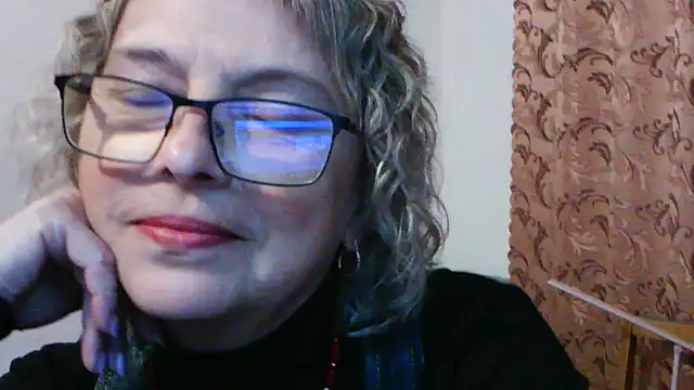 ElizabethGorden online show from June 16, 2026, 5:24 pm