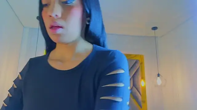 Ey Im simone  online show from May 19, 2026, 12:12 pm