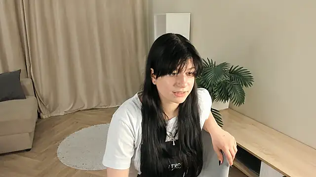 Snapshot of GrayceDeclet chatting on May 14, 2026, 5:43 pm GrayceDeclet online show from May 14, 2026, 5:43 pm
